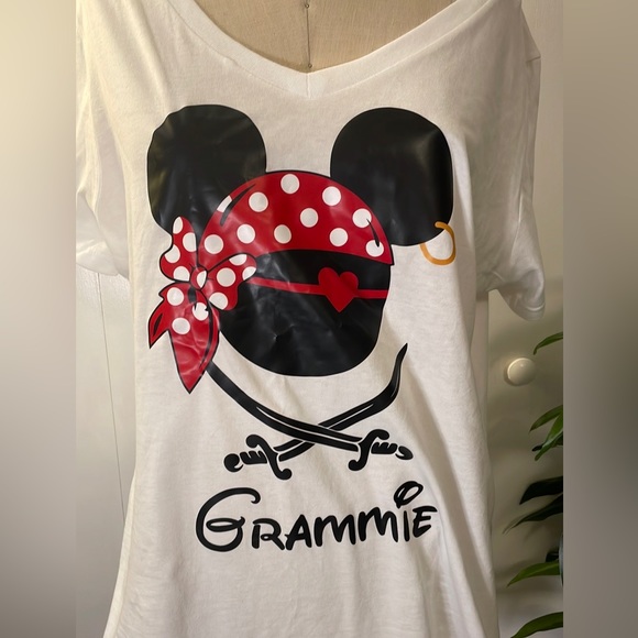 Disney Minnie mouse pirate Grammie tshirt XXL NWOT - Picture 2 of 5